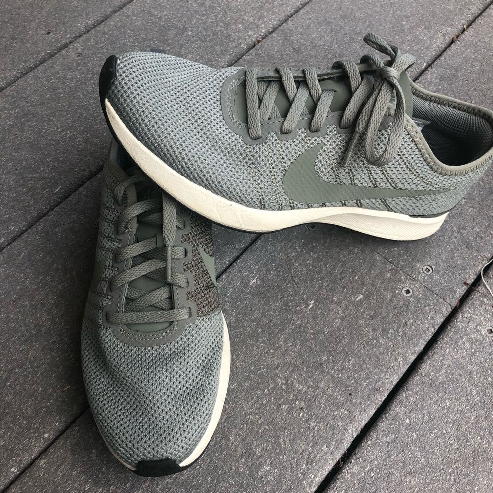 Women’s Nike Dualtone racer